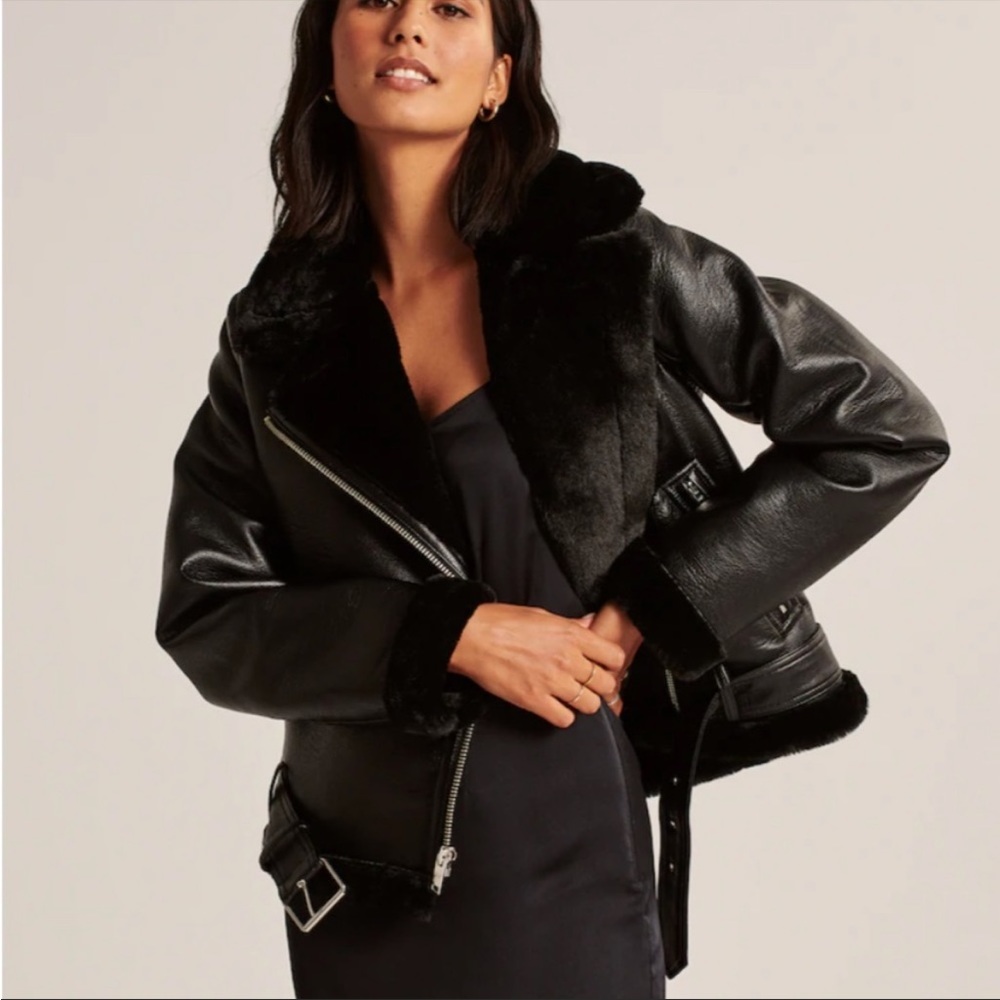 Abercrombie & Fitch size M vegan leather aviator jacket with faux fur